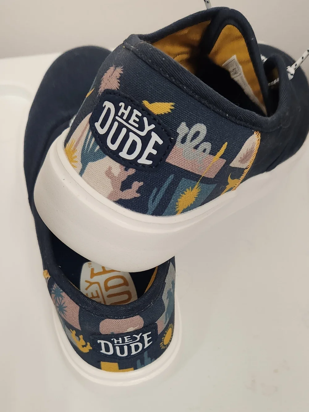Hey Dude casual hey